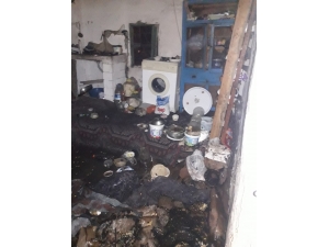 Mutfak Tüpünden Sızan Gaz Ev Yangınına Neden Oldu