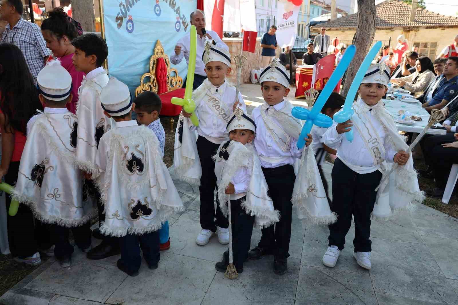 bilecik-te-530-yillik-vakif-gelenegi-sunnet-soleniyle-yasatildi