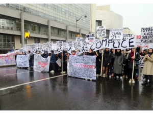 Paris’te 8 Mart Dünya Kadınlar Günü Kutlandı