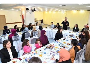 İl Emniyet Müdürü Tuğ, Kadın Personellerin Gününü Kutladı