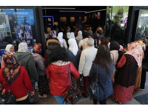 Karaovalı Kadınlar 8 Mart’ta Sinema Keyfi Yaşadı