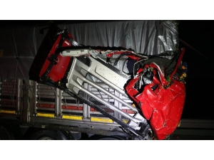 Hurdaya Dönen Tırdan Sağ Çıktı