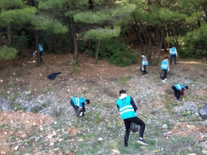 Muğla Ülkü Ocaklarından Temizlik Kampanyası