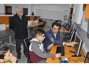 Safranbolu’da "Genç Gönüllülerle Dijital Dünyaya" Projesi