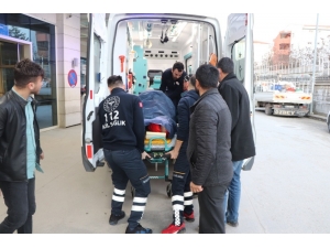 Siirt’te Traktör İle Römork Arasına Sıkışan Bir Kişi Yaralandı