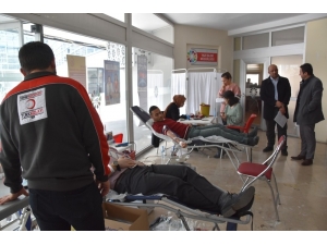 Kocasinan Belediyesi Personelinden Kızılay’a Kan Bağışı