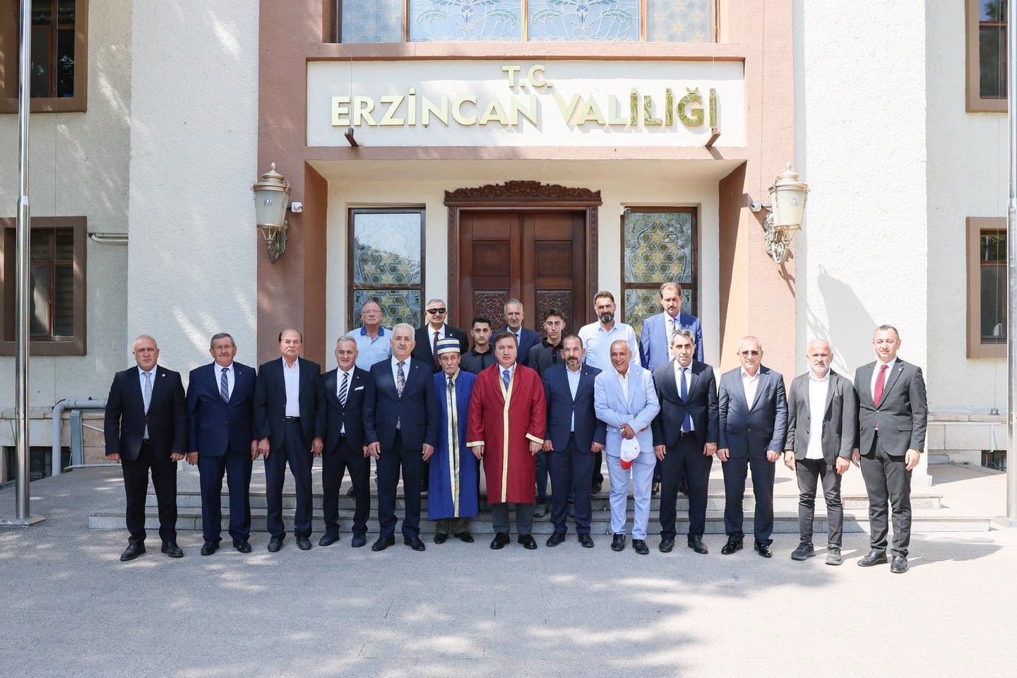 erzincan-da-ahilik-haftasi-kapsaminda-basarili-esnaflara-onur-belgesi