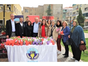 Başkan Akın Kadınları Unutmadı