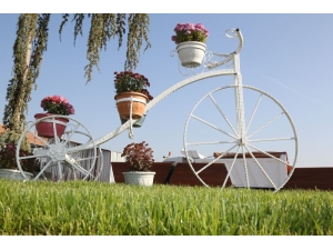 Gölbaşı’nda Kent Mobilyaları Belediye Atölyesinden