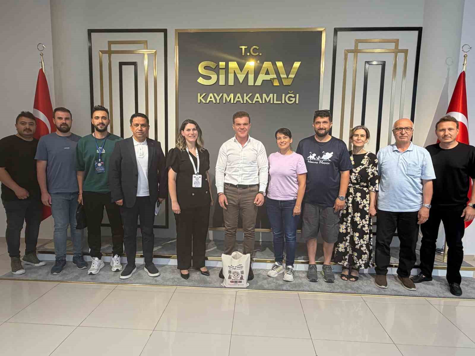 simav-kaymakami-karaloglu-yunanistanli-uzman-ve-ogretmenleri-kabul-etti