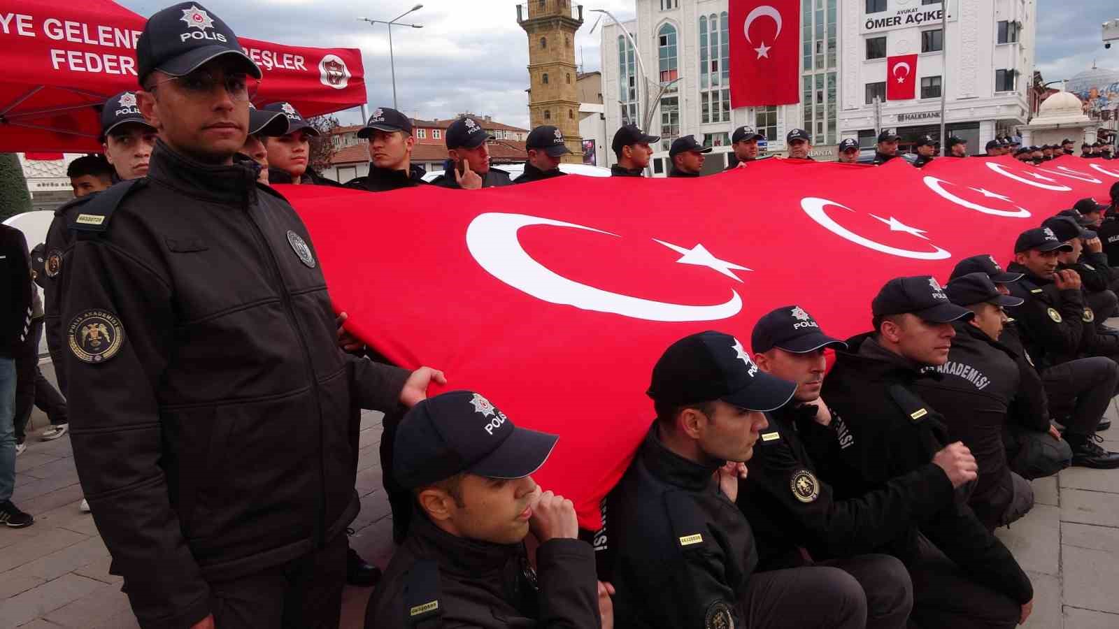 yozgat-ta-bayrak-yuruyusu-coskuyla-gerceklestirildi