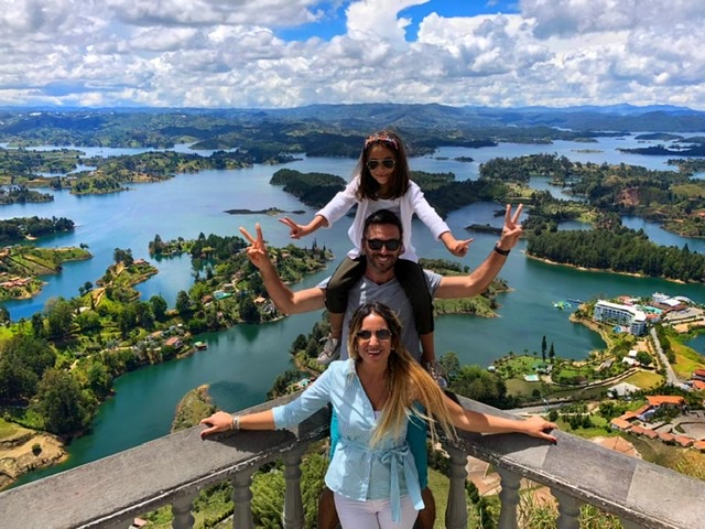 'Her Ailenin Anlatacak Bir Hikayesi Vardır' Dediler 37 Ülke Dolaştılar