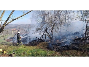 Alaplı’da Ahşap Ev Alevlere Teslim Oldu