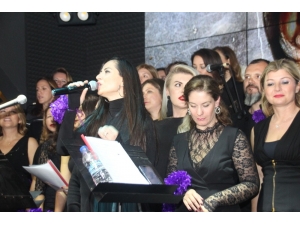 Hükümlü Annelerin Çocukları İçin Şarkı Söylediler