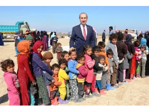 Telabyad’daki Ailelere Gıda Ve Giysi Yardımı