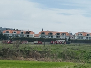 Bir Otelin Çatısında Çıkan Yangın Paniğe Sebep Oldu