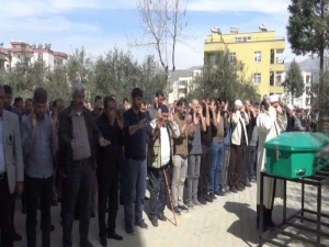 Fransa’da Korona Virüsünden Ölen Türk İçin Memleketi Mersin’de Gıyabi Namazı Kılındı