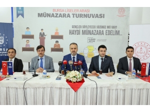 Liseliler Münakaşa Değil Münazara Ediyor