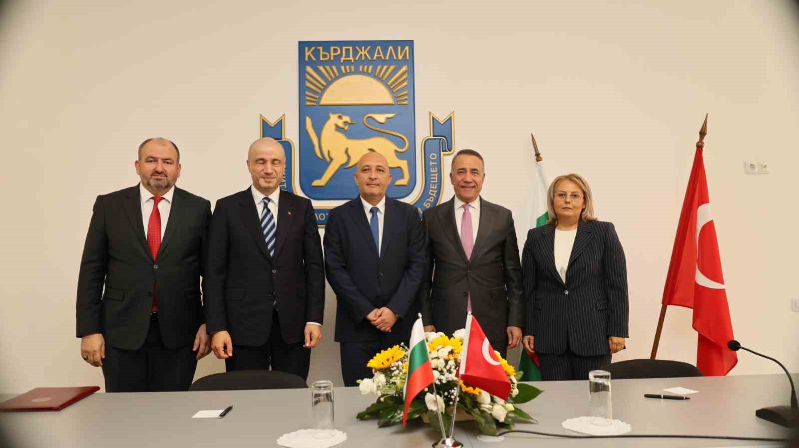 turkiye-den-evlad-i-fatihan-a-uzanan-gonul-bagi