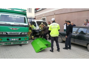 Bursa’da Yaşlı Adam Geri Manevra Yapan Kamyonun Altında Hayatını Kaybetti