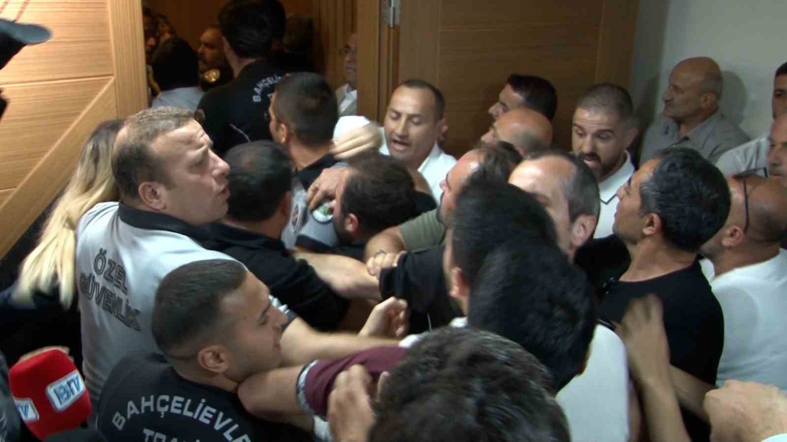 15-temmuz-a-tiyatro-diyen-chp-li-meclis-uyelerine-sehitleri-ailelerinden-sert-tepki