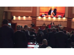 İbb Meclisinde “Engin Özkoç” Gerginliği