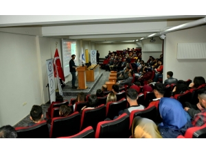 Buharkent’de Geleceğin Meslekleri Konuşuldu