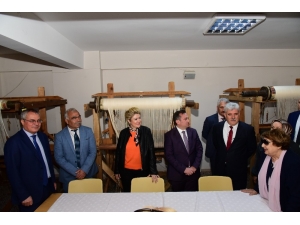 Yöresel Manisa Bezi Dokuma Kursu Açıldı