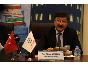 Türksoy’dan Trt Genel Müdürü Eren’e Madalya