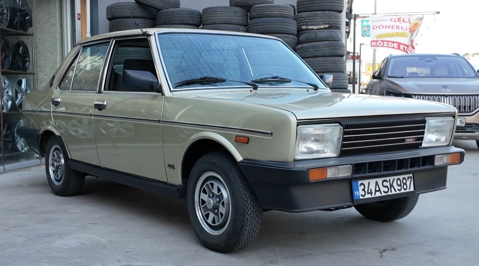 40-yildir-acmadigi-kaseti-ve-hayalini-kurdugu-1987-model-otomobili-hayrani-oldugu-cengiz-kurtoglu-yla-bulusturdu