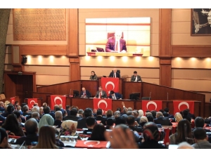 İbb Meclisinde Hareketli Dakikalar Yaşandı