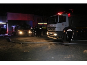 Adana’da Geri Dönüşüm Tesisinde Yangın