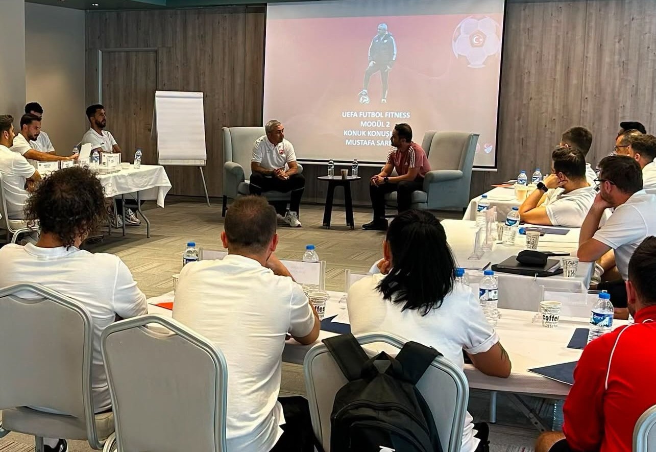 sarigul-uefa-fitness-b-1-kursunda-tecrubelerini-paylasti