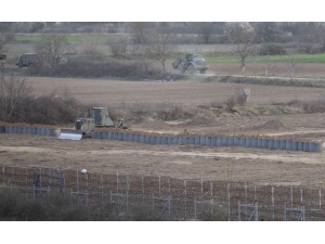 Komşu ‘Zulüm Ve Utanç’ Duvarını Genişletiyor