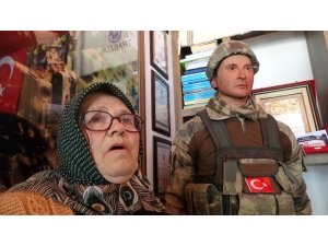 Şehit Oğlunun Hasretini Balmumu Heykeli İle Gidermeye Çalışıyor