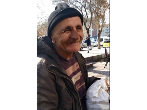 Dilenciden Şok İtiraf: “Cuma Günleri En Az 500 Lira Kazanıyorum”