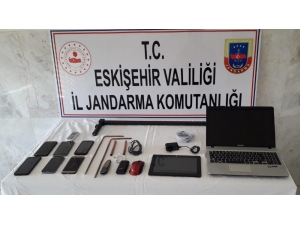 Jandarmadan Kaçak Kazı Operasyonu: 20 Gözaltı