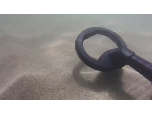 Tatilcilerin Denizde Kaybettikleri Dedektörle Böyle Bulunuyor