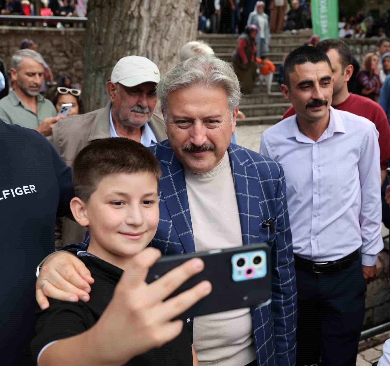 baskan-palancioglu-agirnas-pilav-senligi-nde-vatandaslarla-ve-muhtarlarla-bir-araya-geldi