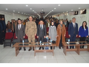 3 Çocuğu Ve 2 Kardeşi Şehit Olan Hatice Acer Yılın Kadını Seçildi