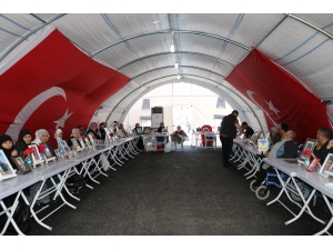 Hdp Önündeki Ailelerin Evlat Nöbeti 190’ıncı Gününde