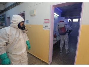 Buca’daki Okullarda Kış Mikroplarına İlaçlı Koruma