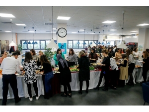 Best Kadın Çalışanlarını Unutmadı