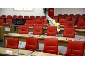 Aydın Büyükşehir Belediyesi Meclis Salonunu Dezenfekte Etti