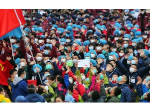 Wuhan’da Geçici Kurulan Hastaneler Kapatılıyor