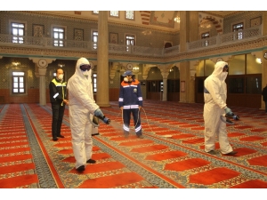 Büyükçekmece Belediyesi Korona Virüse Karşı Dezenfekte İşlemi Başlattı