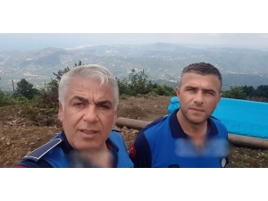 Şehit Mezarının Devrilen Bayrak Direğini Kaldırmaya Çalışırken Yüksek Gerilime Kapılarak Hayatını Kaybetti