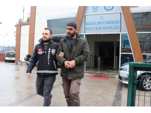 Fabrikadan 130 Bin Tl’lik Oto Lastiği Çalan 3 Hırsız Yakalandı