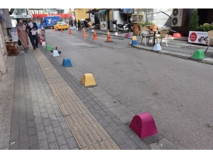 İzmit Caddeleri Renklendiriliyor