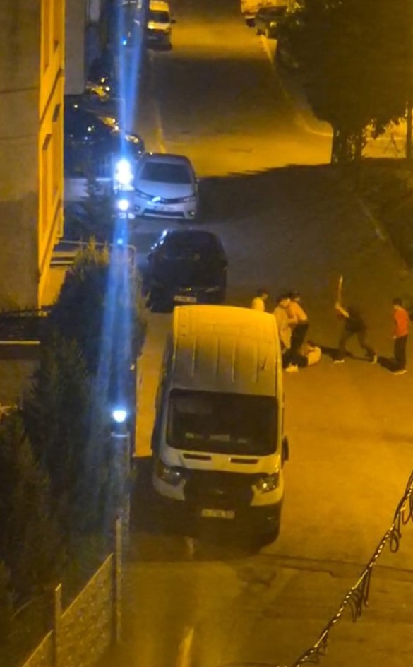 pendik-te-yabanci-uyruklu-sahislar-arasinda-kavga-kamerada